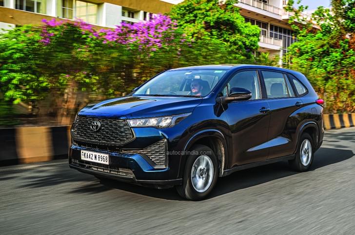 Toyota Innova Hycross